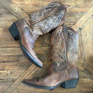 Ariat Cowboy Boots 🤠
